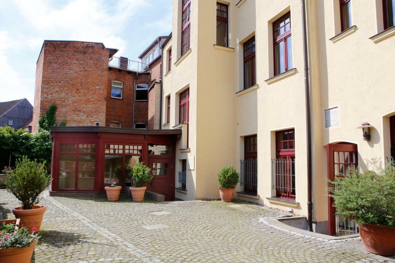 Hotel Reutterhaus Гарделеген Екстериор снимка